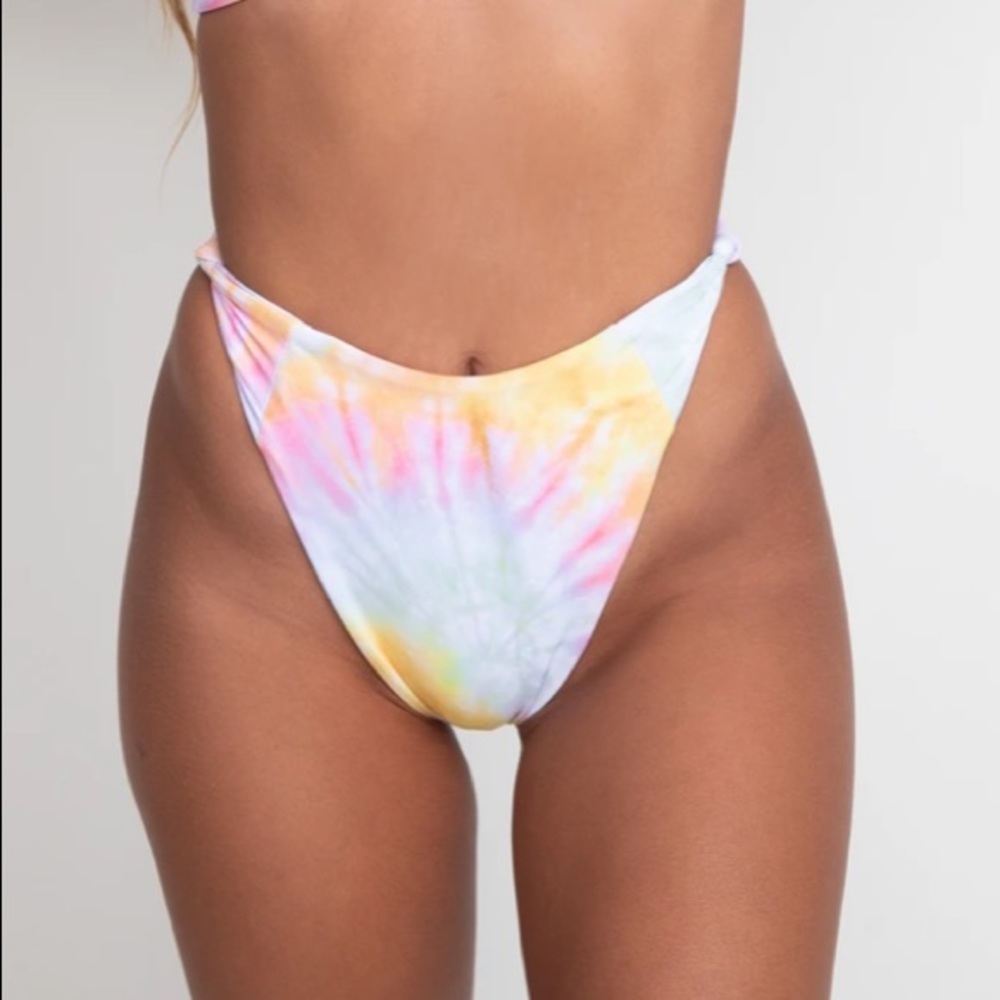Skatie Salty Blonde Bottoms
